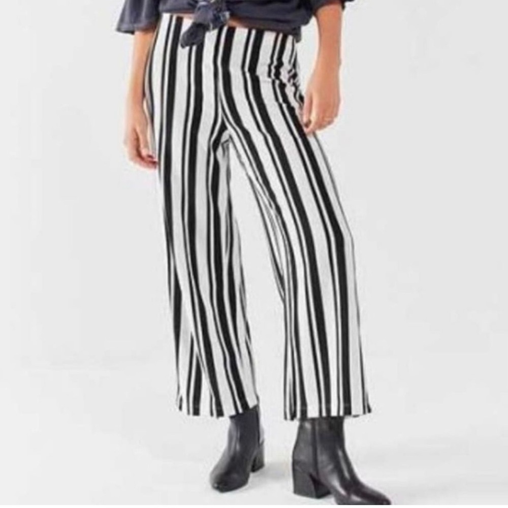 silence & noise black/white cropped striped lounge pants -size small